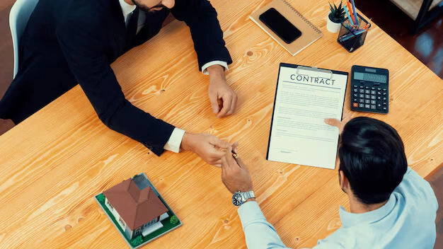 Moving Forward with Confidence with the Support of a Mediator Hitchin